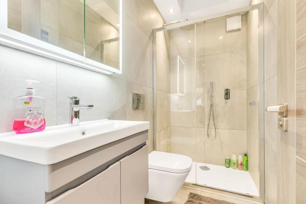 Wow Abbey Road Apartment - Sleeps Up To 8 London Eksteriør billede